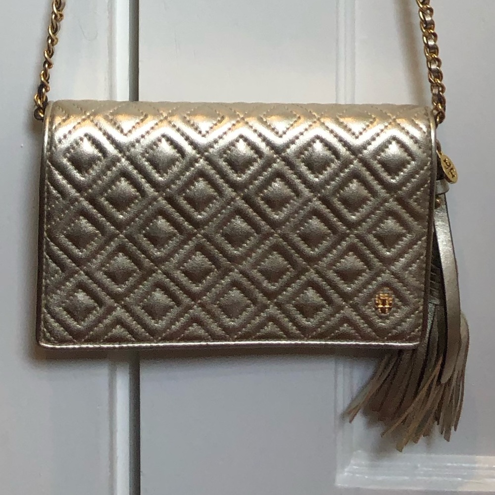 Tory Burch Fleming Metallic Flat Wallet Cross-Body in white gold